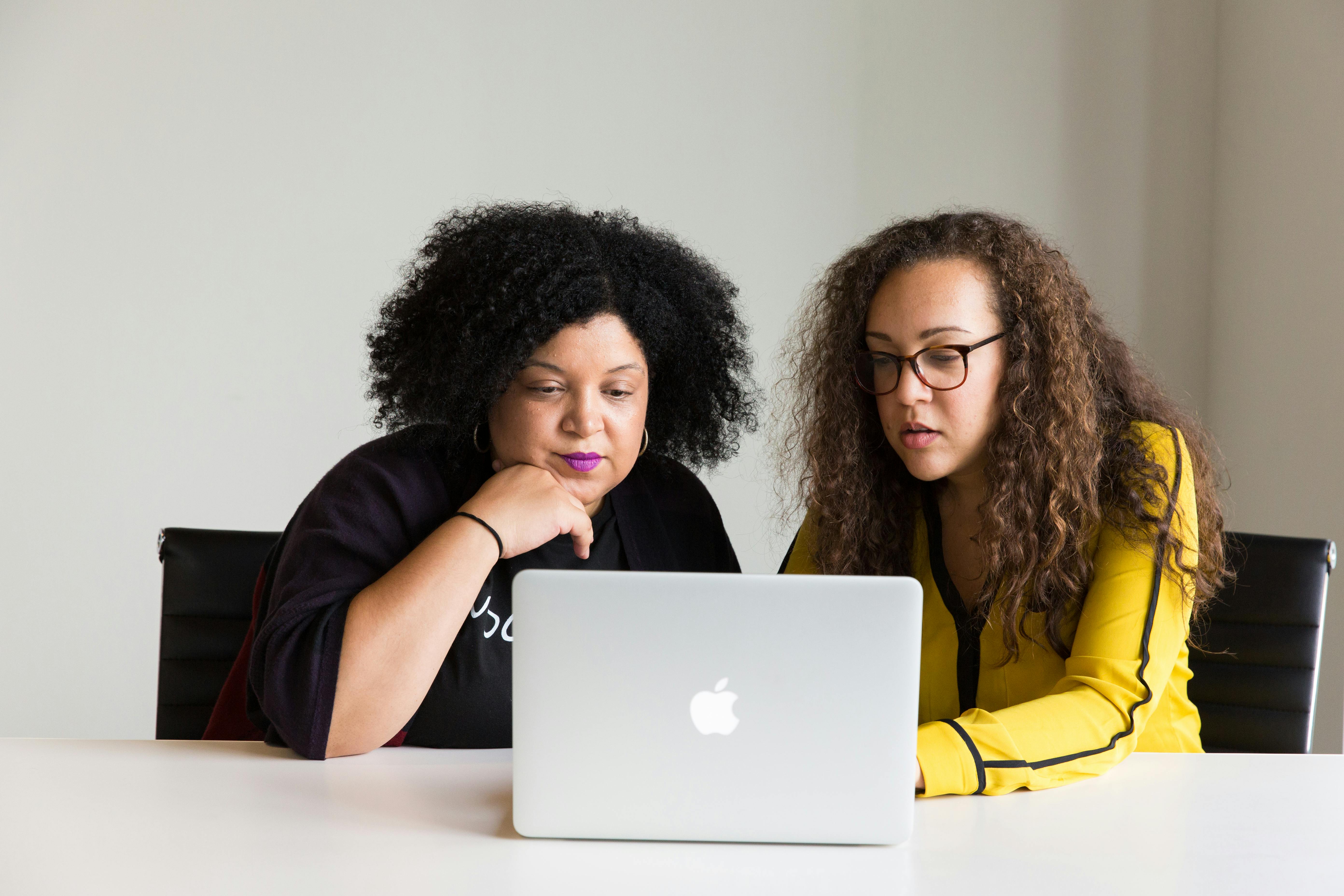 The Ultimate Guide: ChatGPT LinkedIn Post Prompts for Founders (with Copy-Paste Templates & PDF)