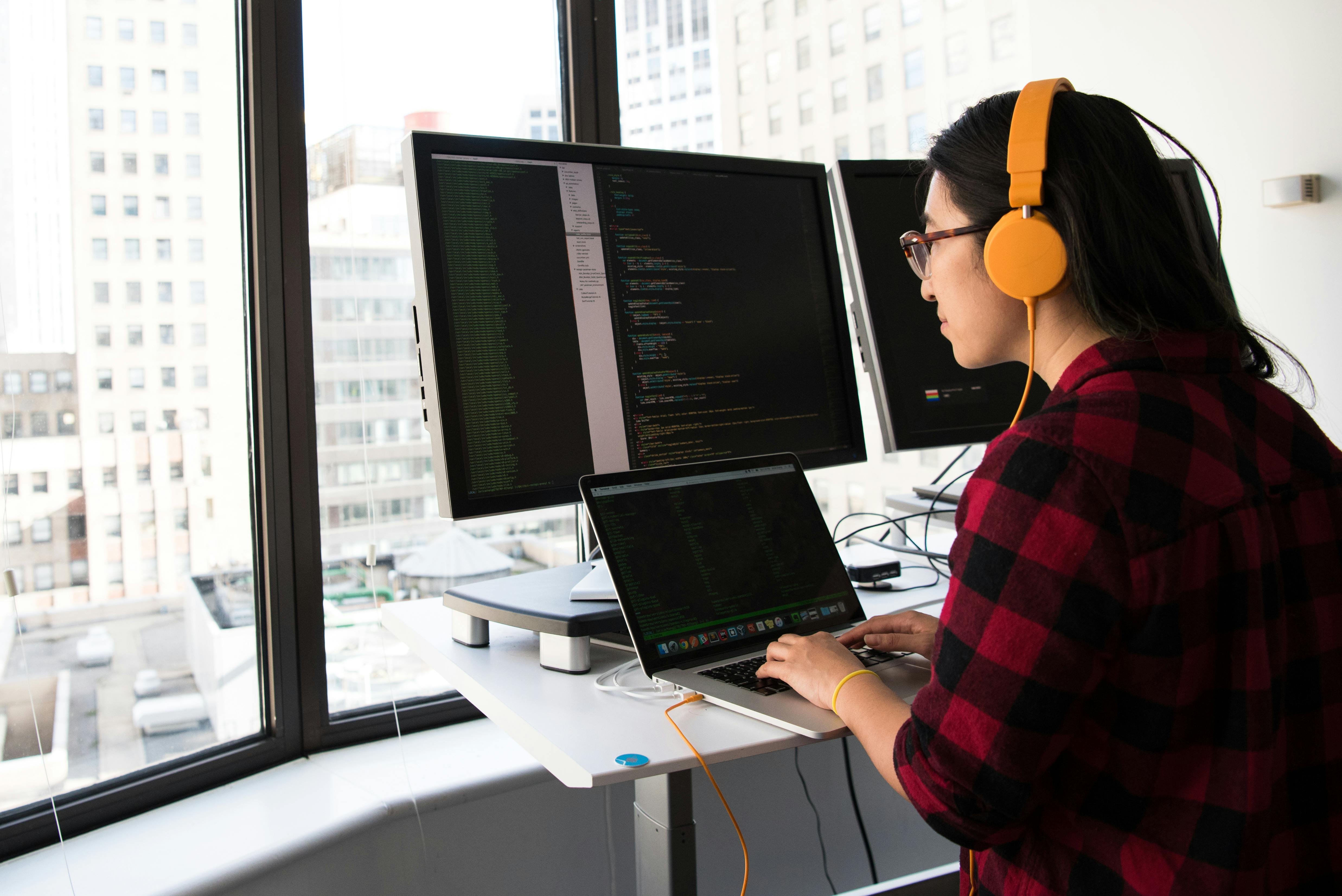7 Lovable Prompt Tips Every Founder Should Know (With Copy-Paste ChatGPT Prompts)